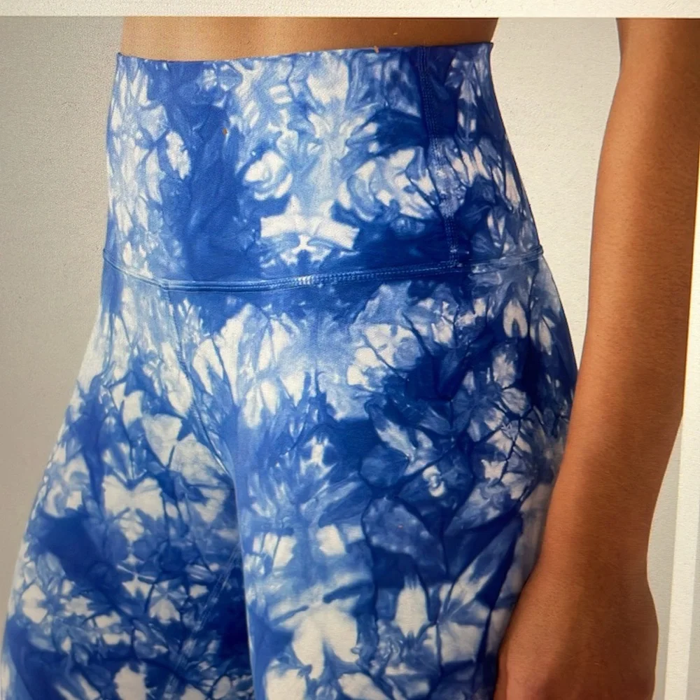 Lululemon Wunder Under leggings in Shibori print sz 4 - Picture 3 of 8